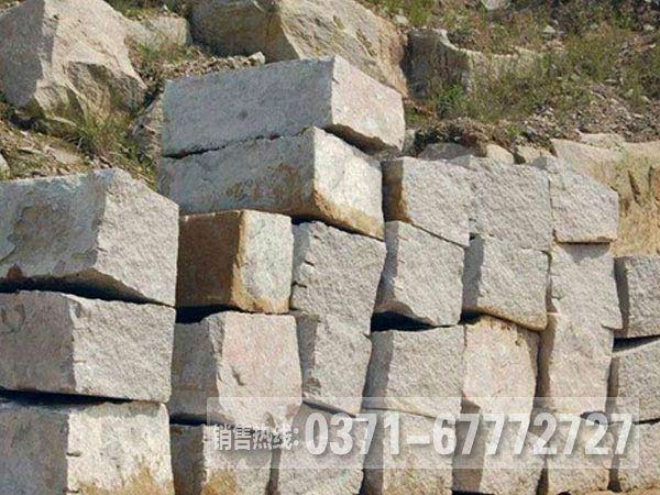 花崗巖石料生產(chǎn)線需要多少錢，用到哪設(shè)備？