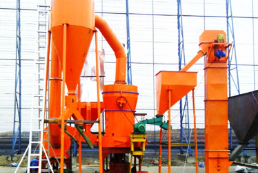 山東重晶石磨粉生產(chǎn)線(xiàn)現(xiàn)場(chǎng)