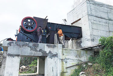 廣東煤矸石破碎生產(chǎn)線(xiàn)現(xiàn)場(chǎng)