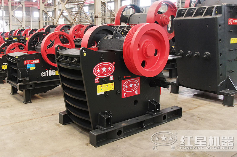 顎式破碎機(jī)圖片