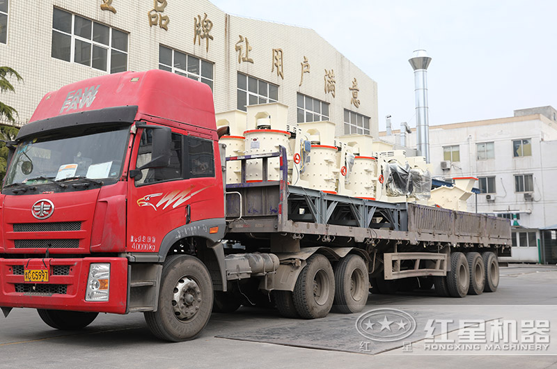 多臺設備裝車發(fā)貨 多臺設備裝車發(fā)貨