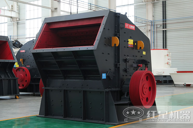 反擊破碎機(jī)圖片 反擊破碎機(jī)圖片