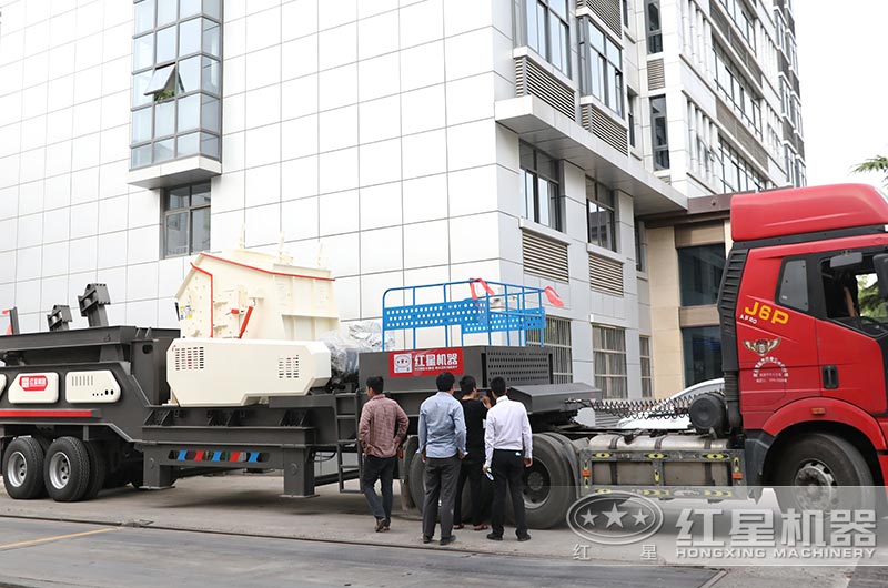 移動(dòng)式反擊破發(fā)貨現(xiàn)場(chǎng)圖片 移動(dòng)式反擊破發(fā)貨現(xiàn)場(chǎng)圖片