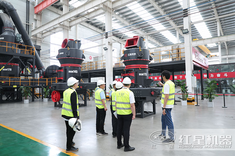 客戶來廠考察設(shè)備