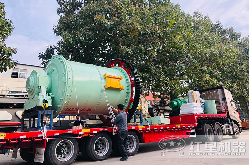 球磨機(jī)選礦設(shè)備發(fā)貨現(xiàn)場(chǎng) 球磨機(jī)選礦設(shè)備發(fā)貨現(xiàn)場(chǎng)