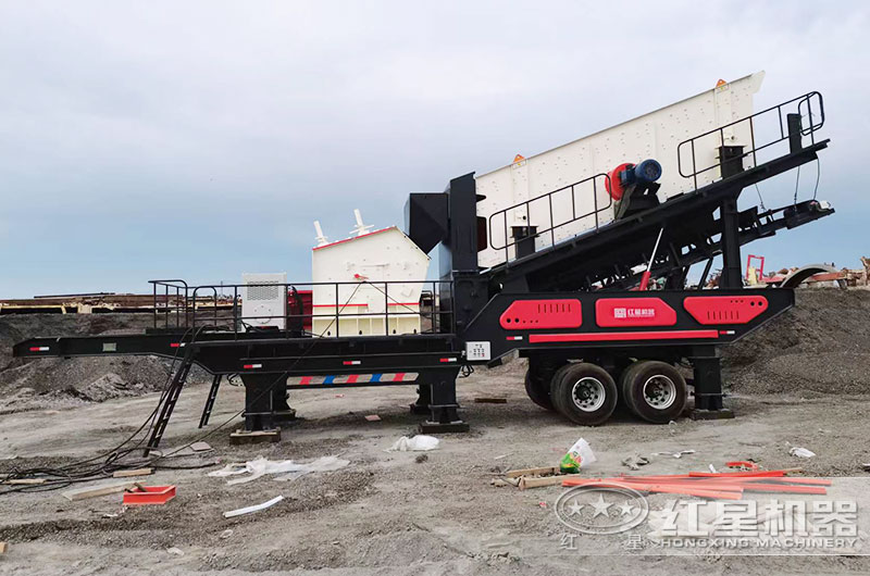 移動反擊式粉碎機(jī)圖片 移動反擊式粉碎機(jī)圖片