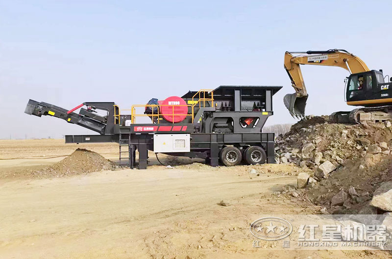 廣西客戶顎式移動(dòng)破碎機(jī)工作現(xiàn)場