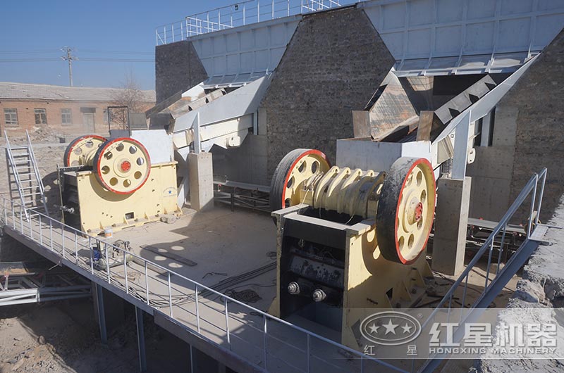 大型破石機(jī)時(shí)產(chǎn)量多少噸？多少錢？