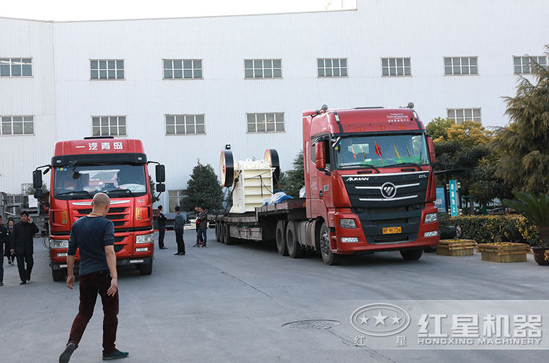 設(shè)備裝車發(fā)貨現(xiàn)場 設(shè)備裝車發(fā)貨現(xiàn)場