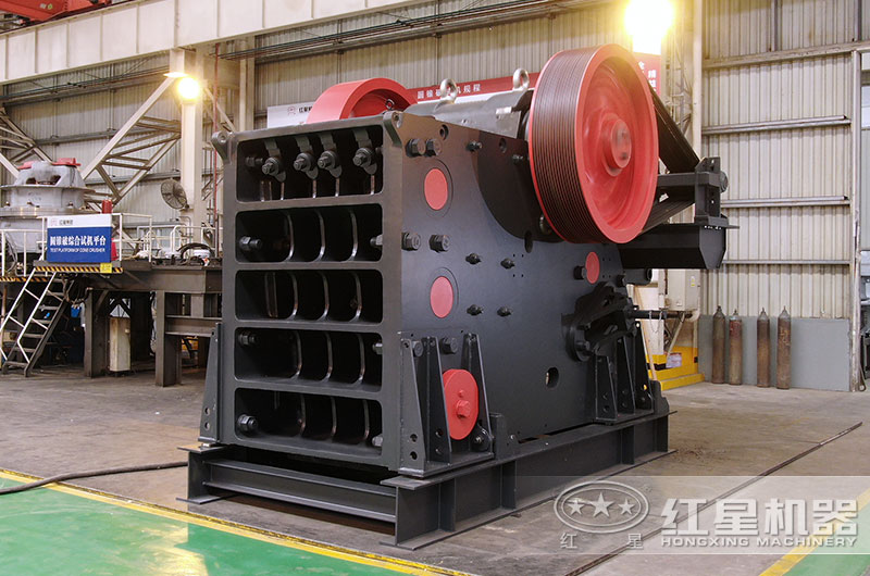 顎式破碎機(jī)圖片 顎式破碎機(jī)圖片