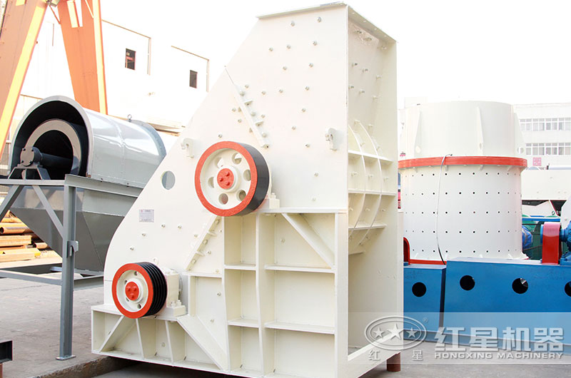 無篩低雙級(jí)粉碎機(jī)圖片 無篩低雙級(jí)粉碎機(jī)圖片