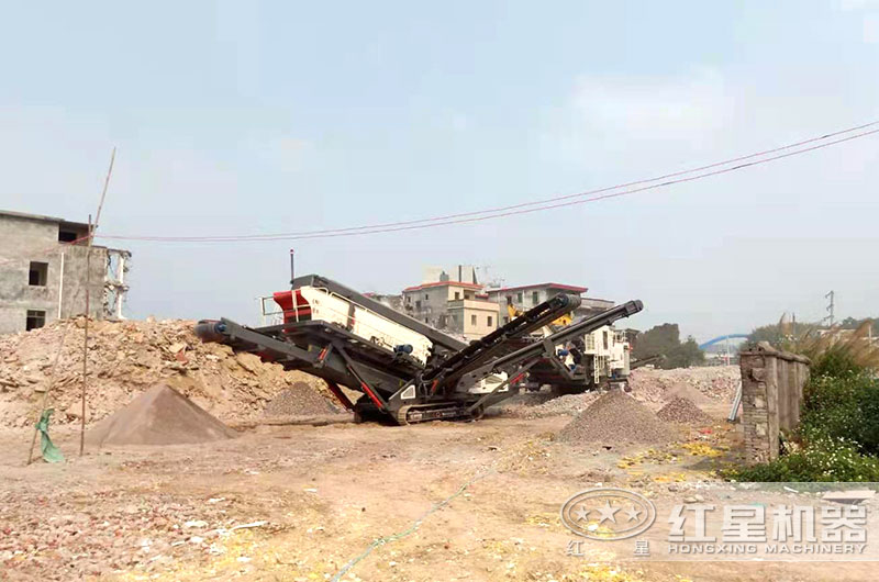 山東客戶移動(dòng)鄂破機(jī)作業(yè)現(xiàn)場