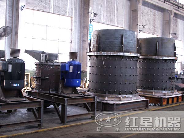 磷礦石立式復(fù)合破碎機(jī)加工車(chē)間