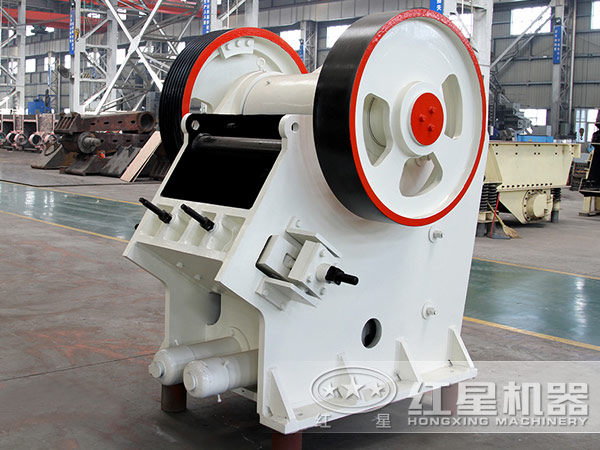 對(duì)比傳統(tǒng)鄂破機(jī)，新一代歐版鄂式破碎機(jī)具有哪些優(yōu)勢(shì)？