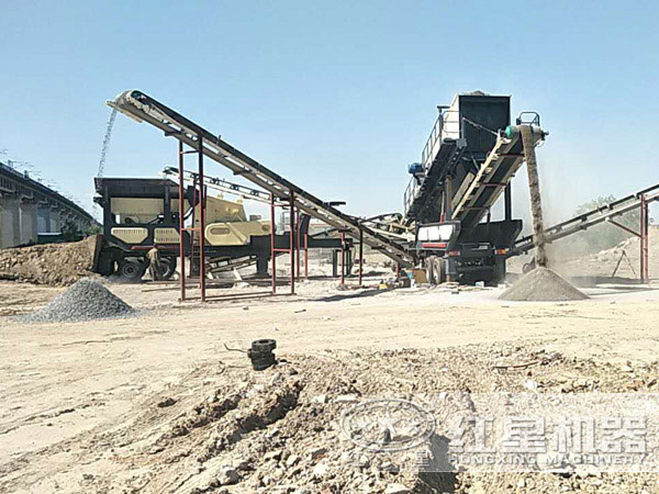 移動式石頭粉碎機作業(yè)客戶現(xiàn)場