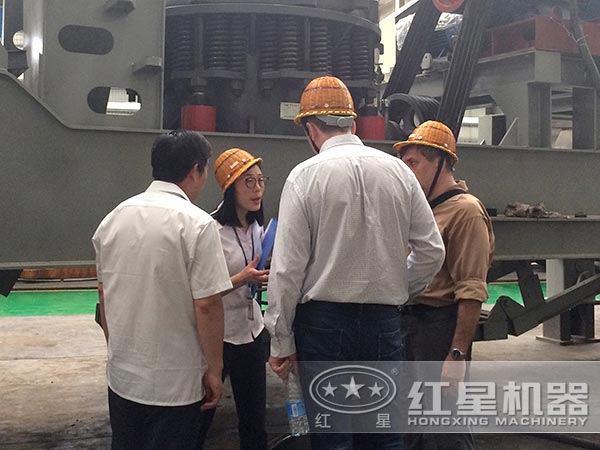 河北時產(chǎn)100方石料移動破碎機多少錢一臺，能出多大料？