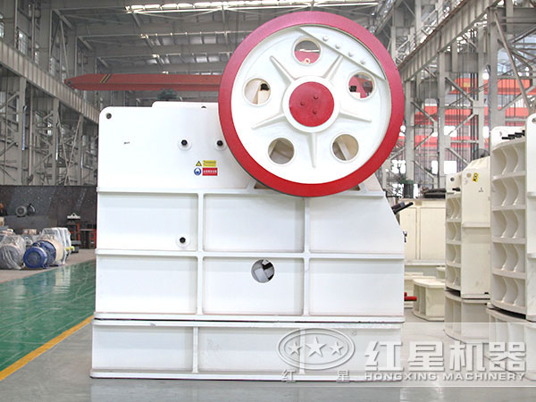 機(jī)制砂生產(chǎn)線(xiàn)中的核心一級(jí)破碎設(shè)備