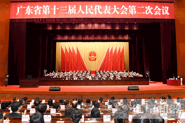 大型流動粉碎石頭一體機多少錢一臺？