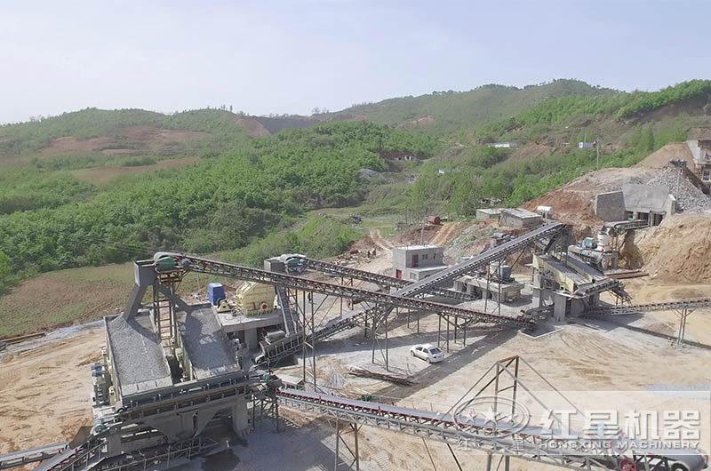 周邊紅星礦山設備生產現(xiàn)場
