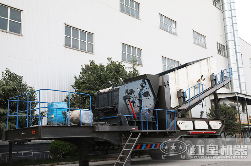 如何快速把石頭打碎，這款移動(dòng)石頭碎石機(jī)可以幫您實(shí)現(xiàn)