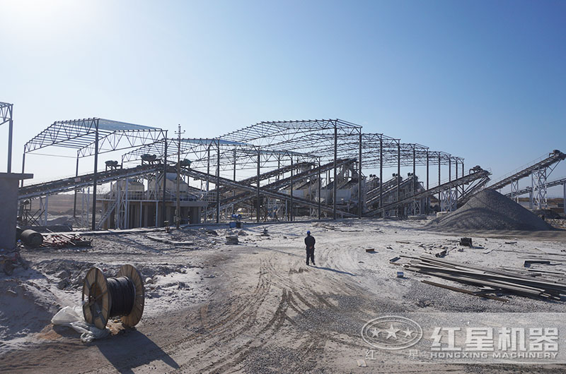 全套環(huán)保型石料生產(chǎn)線設(shè)備都有什么？一套下來多少錢?