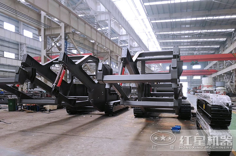 篩沙機(jī)搭載的移動(dòng)機(jī)架生產(chǎn)車間