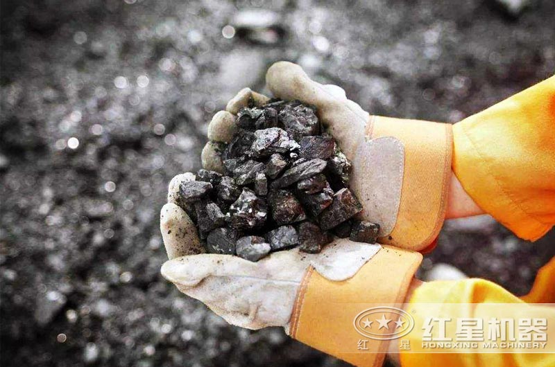 破碎鐵礦石選用哪種破碎機(jī)好？（時(shí)產(chǎn)要求在100-300噸 ）