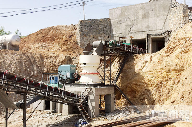 南陽(yáng)時(shí)產(chǎn)800噸片石生產(chǎn)現(xiàn)場(chǎng)