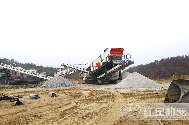 移動(dòng)破石子機(jī)，目前國(guó)內(nèi)比較先進(jìn)的破碎石子機(jī)器