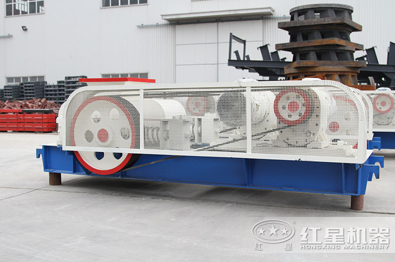 對(duì)輥式破碎機(jī)哪里有？來(lái)這里！型號(hào)全且價(jià)格還不貴！