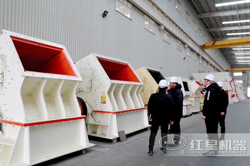 破碎鋼渣用哪種破碎機(jī)好？產(chǎn)量是多少？