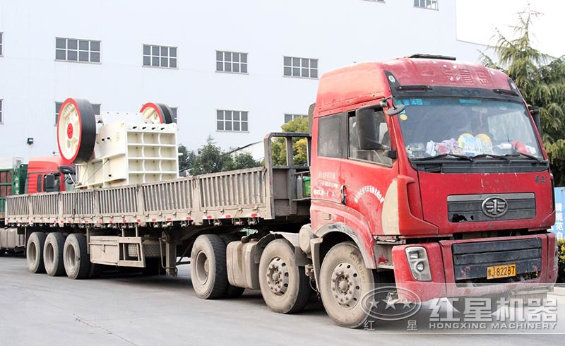 人工破碎混凝土用什么機器？選擇顎破機，大產(chǎn)量，運行可靠