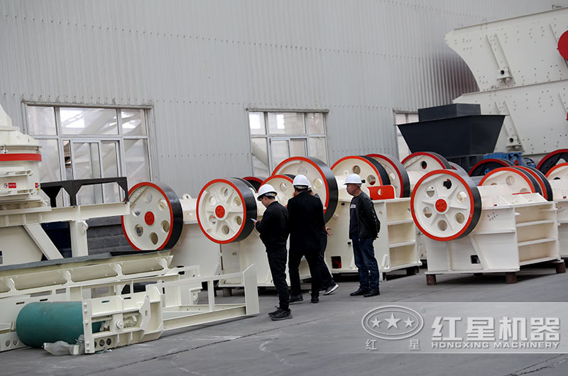 破碎石頭的設(shè)備有哪些？內(nèi)含設(shè)備圖片