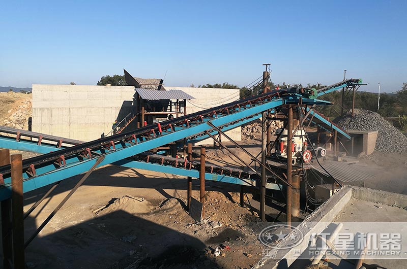 1立方玄武巖出多少噸碎石？哪種玄武巖碎石機(jī)粒型好產(chǎn)量高？