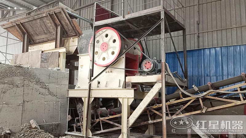 破碎機(jī)250x400自重多少噸？有全自動(dòng)的嗎