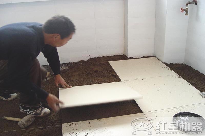 鋪地磚用石粉和沙子哪個(gè)好？制粗石粉用什么制沙機(jī)？