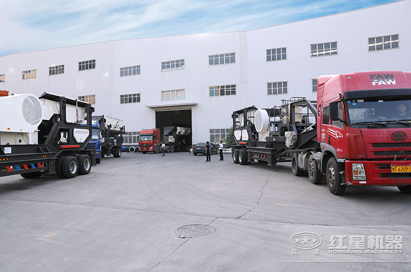 移動(dòng)破碎設(shè)備市場(chǎng)需求大，生產(chǎn)利潤(rùn)高，廠家發(fā)貨不停歇