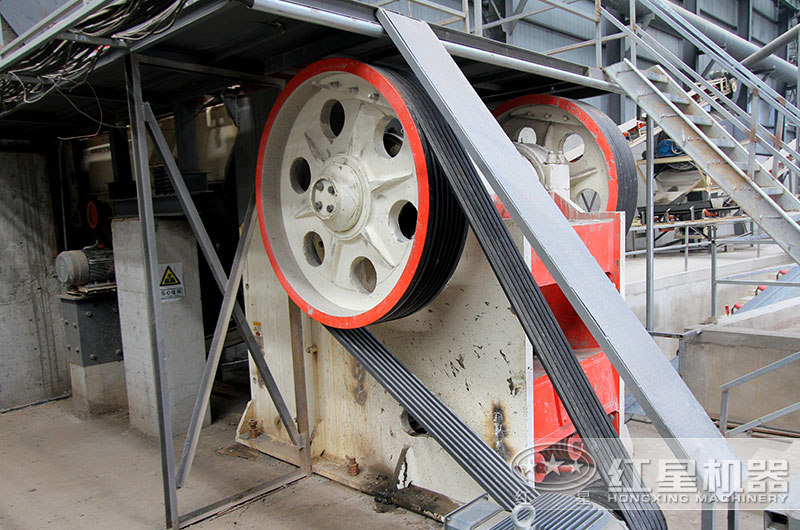 廣西用戶的PE系列57顎破機(jī)應(yīng)用現(xiàn)場